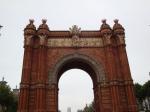 053. Триумфальная арка вблизи - Барселона