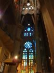 058. Витраж - Потрясающе красивые витражи внутри собора Святого Семейства (Sagrada Familia), Барселона