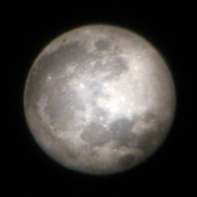 Фотография Луны в телескоп